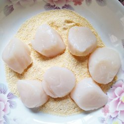 Cornmeal Crusted Scallops W/mint Chimichurri