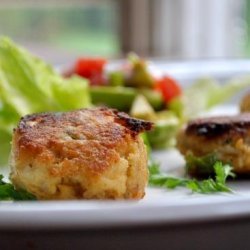 Mini Crab Cakes With Avocado Salsa