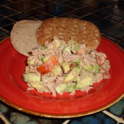Avocado Tuna Salad in Pita Bread