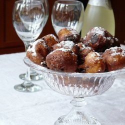 Oliebollen (Dutch Doughnuts)