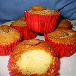 Honey Sponge Cupcakes