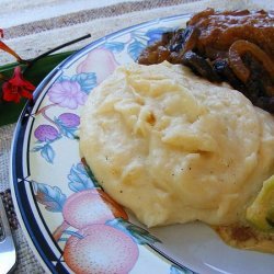 Make Ahead Garlic White Cheddar Mashed Potatoes