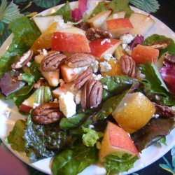 Mixed Greens Salad, Pears, Apple and Toasted Pecans