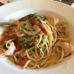 Linguini With Fresh Tomatoes and Basil