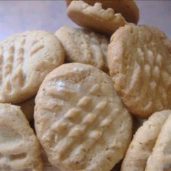 Peanut Butter Cookies (With a Corn Flake Crunch!)