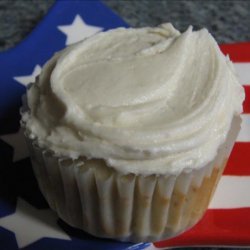 Banana Cupcakes With Amaretto Buttercream