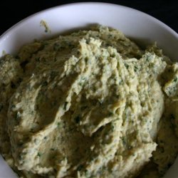 Mrs. G's Garlic Cilantro Pine Nut Hummus