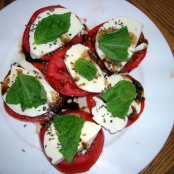 Wisconsin Fresh Mozzarella, Tomato and Basil Salad