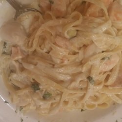 Seafood Fettuccine Alfredo Supreme