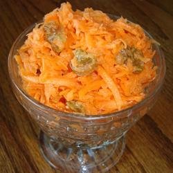 Mom's Carrot and Raisin Salad