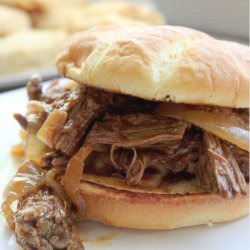 Crock Pot BBQ-Ed Sandwiches