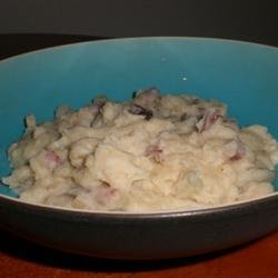 Slow Cooker Garlic Mashed Potatoes