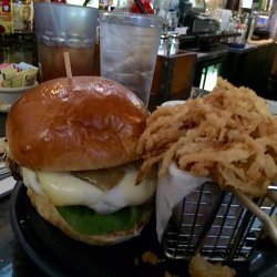 Apple and Chipotle Turkey Burgers