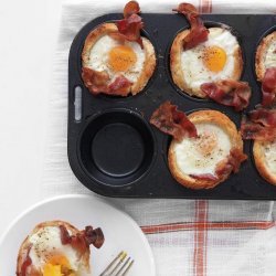 Bacon and Egg Toast Cups