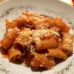 Pasta With Bacon Tomato Sauce