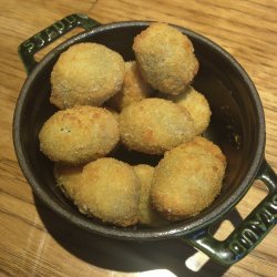 Crispy Olives Stuffed With Sausage