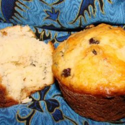 Yummy and Easy Raisin Muffins