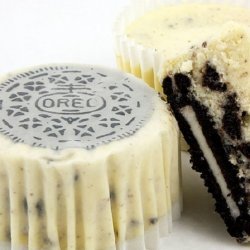 Cookies and Cream Mini Cheesecakes