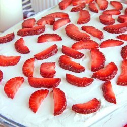 No Bake Strawberry Cake