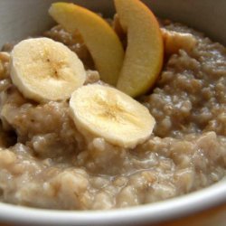 Breakfast Oatmeal With Banana and Apple