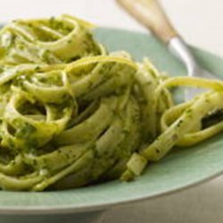 Creamy Parsley and Pistachio Fettuccine