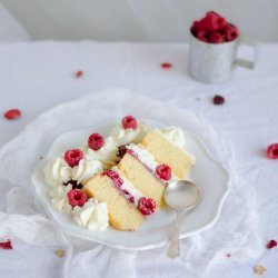 Raspberry and Almond Mascarpone Cake