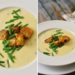 Cheesy Cauliflower Soup