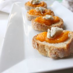 Crostini with Honey and Gorgonzola