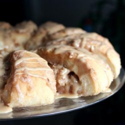 Cinnamon Leaf Ring Coffee Cake