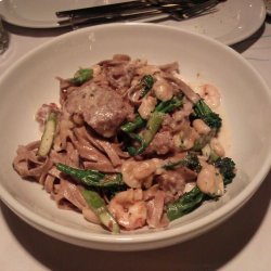 Fettuccine With Asparagus and Shrimp