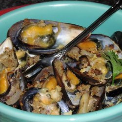 Broiled Garlic Mussels (Moules Gratiees )