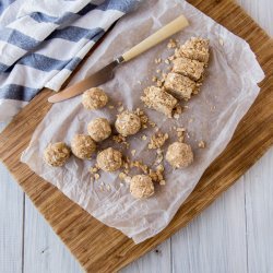 Raw Vegan Oatmeal Cookies