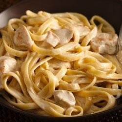 Easy Weeknight Creamy Chicken Alfredo