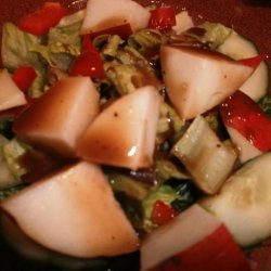 Simple Salad With Goat Cheese and Pears