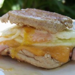 English Muffins With Eggs, Cheese and Ham