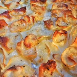 Scalloped Potatoes With Garlic and Cream