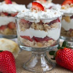 Strawberries 'n Cream Trifle