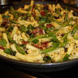 Mediterranean Chicken & Pasta Skillet - Quick & Easy