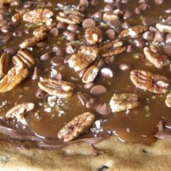 Caramel-Chocolate Chip Pizza