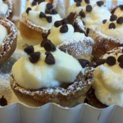 Mini Cannoli Cream Cups....yummmmm