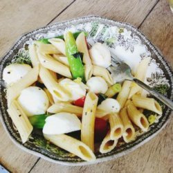 Spring Pasta Salad With Asparagus, Tomato and Mozzarella