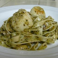 Pasta with Pesto and Scallops