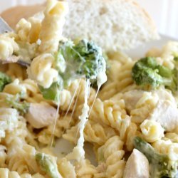 Cheesy Chicken Broccoli Bake