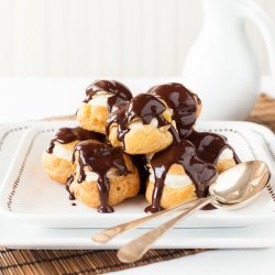 Profiteroles With Chocolate Sauce