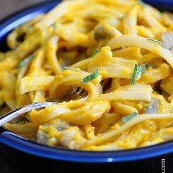 Fettuccine With Mushrooms and Cream