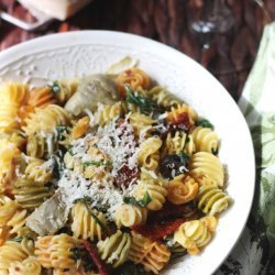 Pasta With Tomatoes and Artichokes