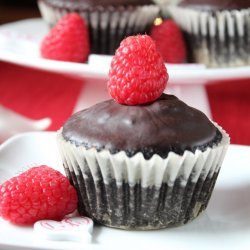 Dark Chocolate Cupcakes With Raspberry Filling