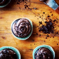 Moist Chocolate Cupcakes