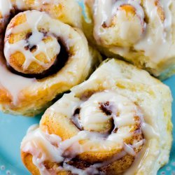 Soft, Moist and Gooey Cinnamon Buns