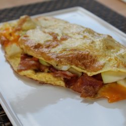 Cheddar, Bacon & Apple Omelet